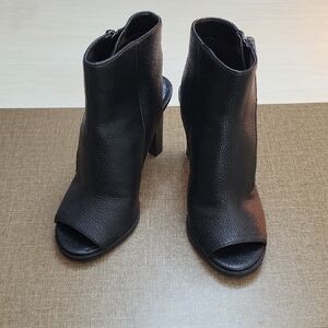 DKNY Black Peep-Toe Ankle Boots‎ SZ6.5